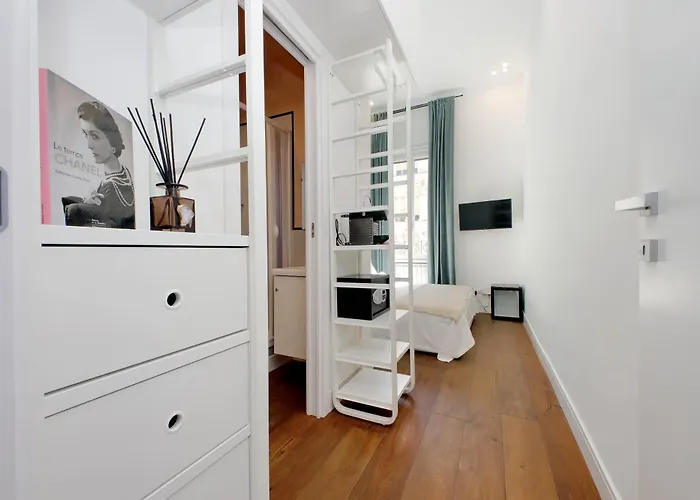 Fontana Di Trevi Dream Guest house 4*